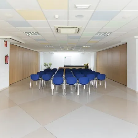 Hostel Inturjoven Τορρεμολίνος