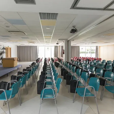 Hostel Inturjoven Τορρεμολίνος