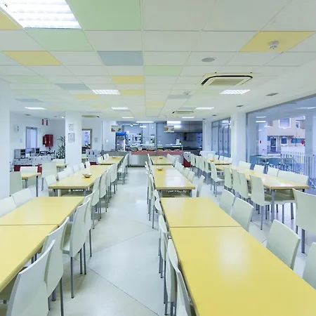 Hostel Inturjoven Τορρεμολίνος