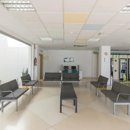 Inturjoven Hostel Τορρεμολίνος
